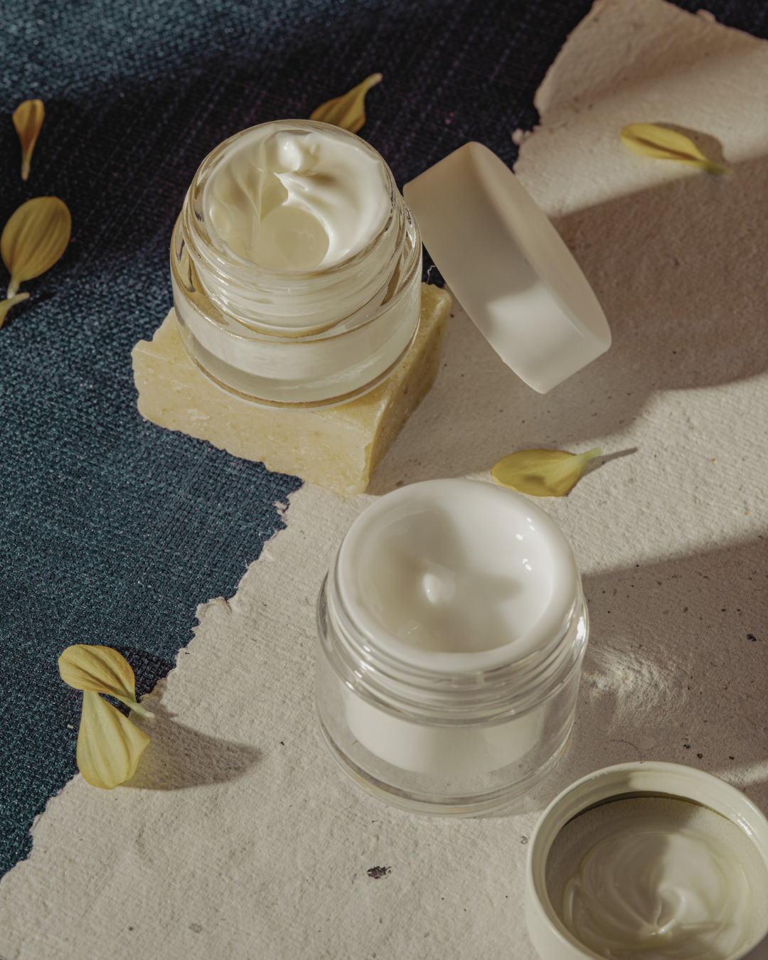 6 Skincare Tips to Keep Your Skin Clear While Traveling