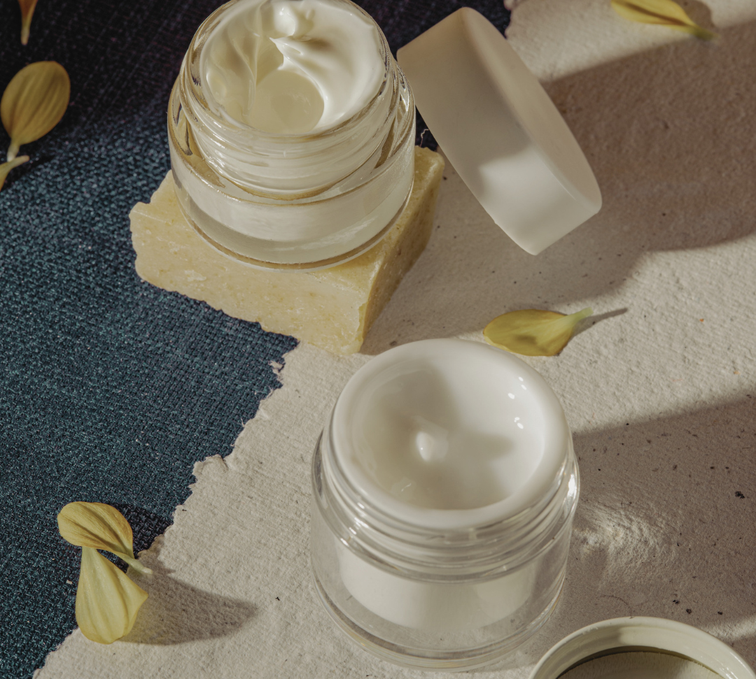 6 Skincare Tips to Keep Your Skin Clear While Traveling